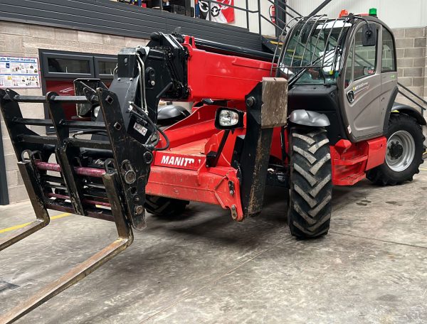 Manitou MT1440 텔레핸들러