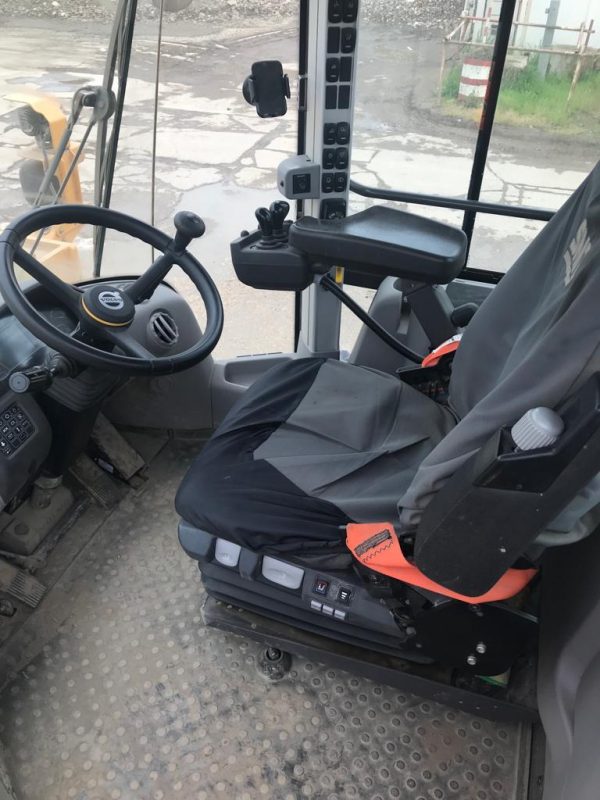Volvo L110 Wheel Loader