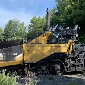 CATERPILLAR AP-655D asfalteermachine