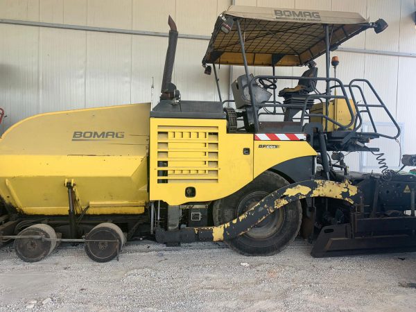 Pavimentadora Bomag BF691