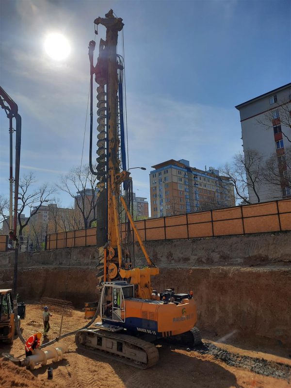 Bauer BG 15V Rotary Piling Rig