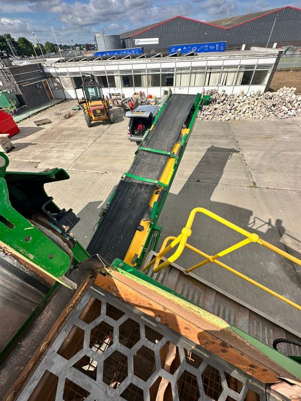 McCloskey R155 Screen