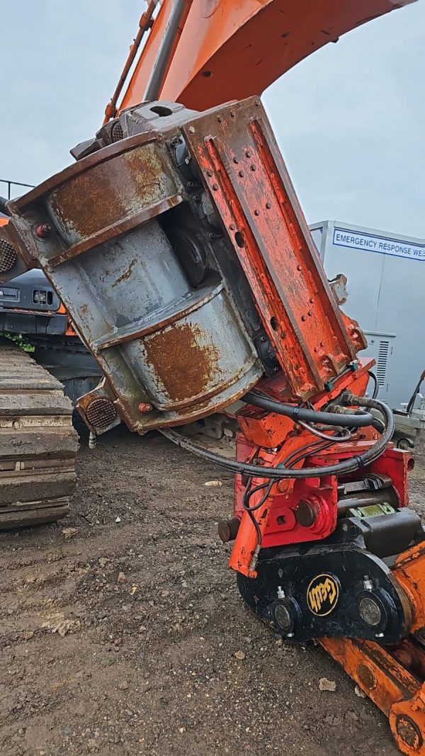 Movax SG-75 Vibratory Piling Rig