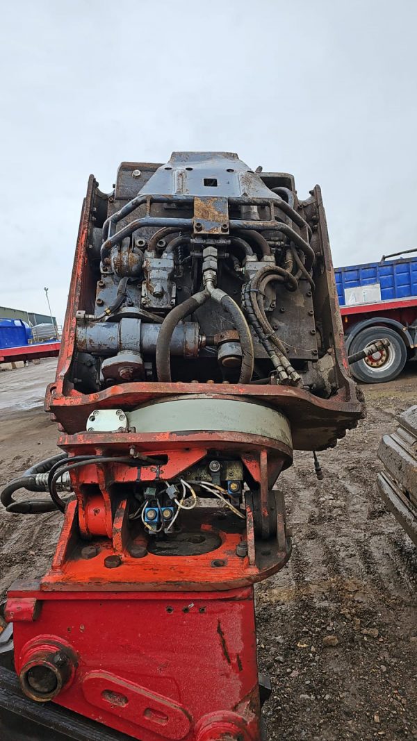 Movax SG-75 Vibratory Piling Rig