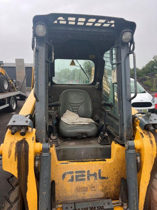 Skidsteer Gehl R165