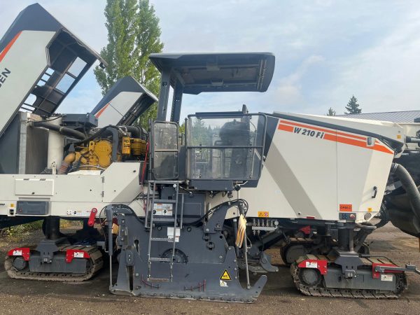 Wirtgen W 210 Fi Cold Planer