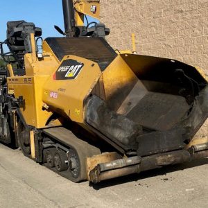 Caterpillar AP555F bestratingsafwerkmachine