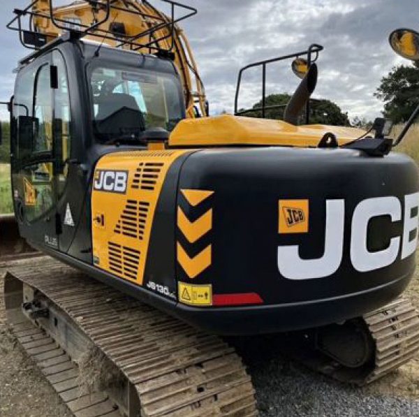 JCB JS130 LC+ Excavator