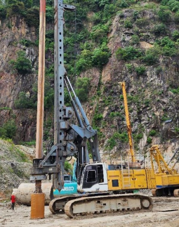 Plataforma de Empilhamento Rotativo Liebherr LB36