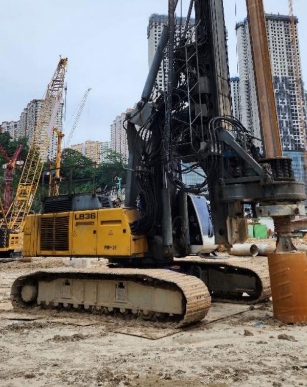 Liebherr LB36 เครื่องตอกเสาเข็มหมุน