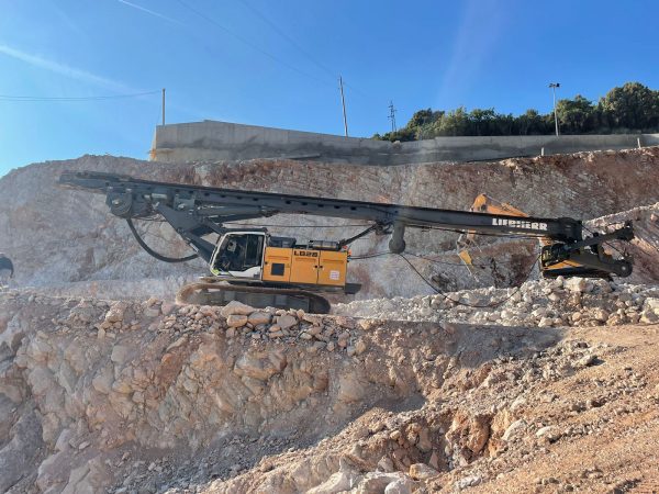 Liebherr LB28 roterende heimachine