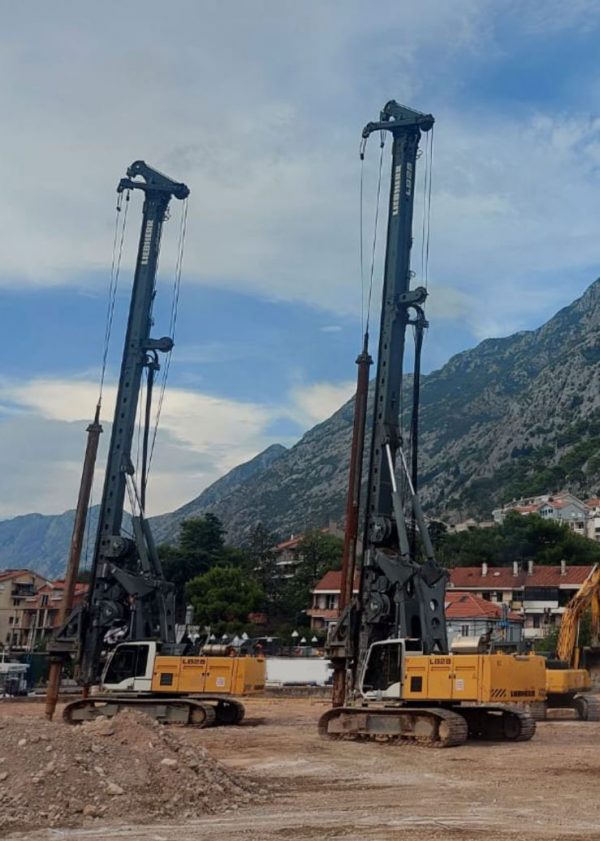 Equipo de pilotaje rotativo Liebherr LB28