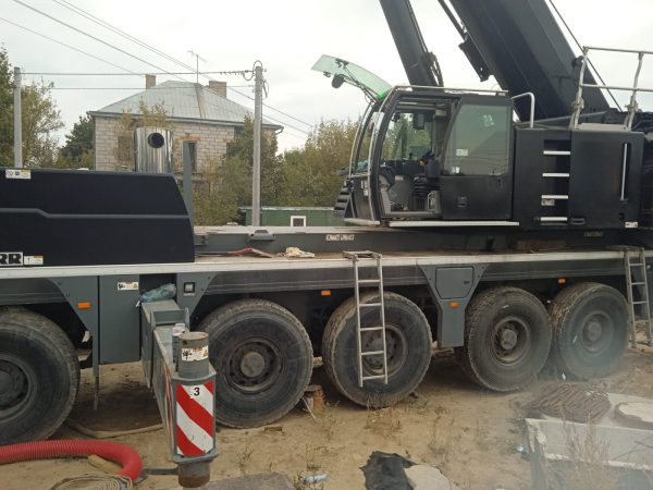 Liebherr LTM 1130-5.1 移動式クレーン