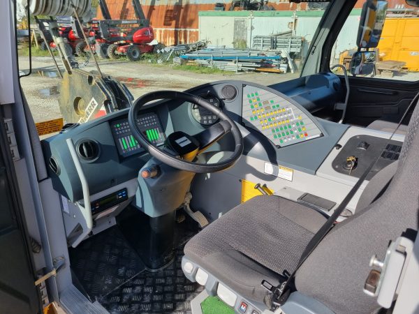 Liebherr LTM 1220-5.2 Mobile Crane