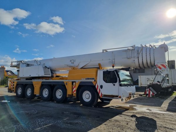Liebherr LTM 1220-5.2 Mobile Crane