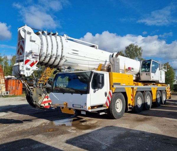 Liebherr LTM 1220-5.2 Mobile Crane