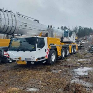 Liebherr LTM 1220-5.2 Mobile Crane