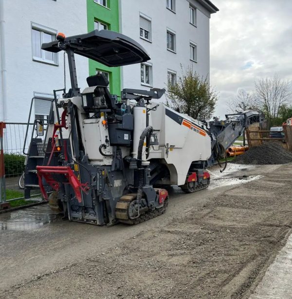 Wirtgen W 100 CFI Road Planer