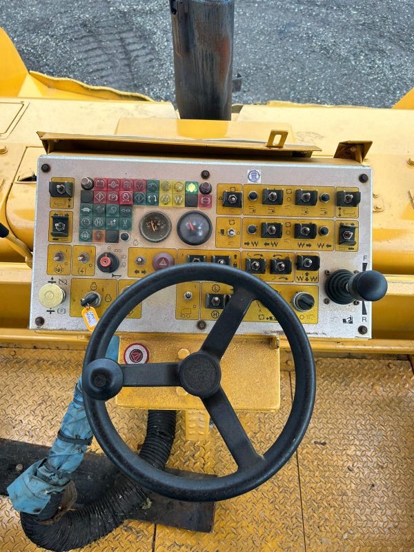 Caterpillar AP300 Paver
