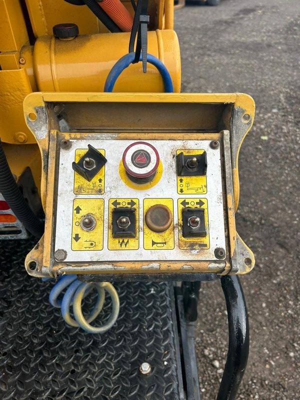 Caterpillar AP300 Paver