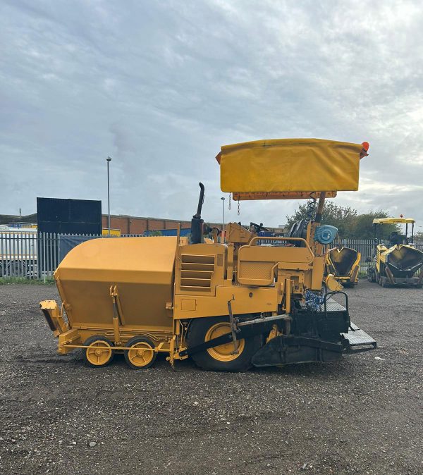 Caterpillar AP300 Paver