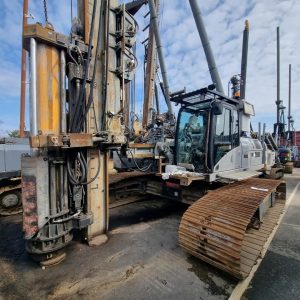 Banut 450 Hammer Piling Rig