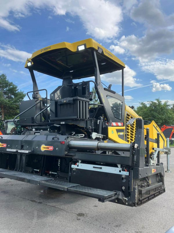 Асфальтоукладчик Bomag BF700 C-3