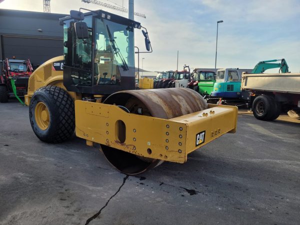 Rodillo Caterpillar CS68B