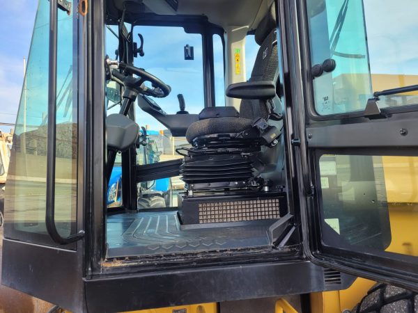 Caterpillar CS68B Roller