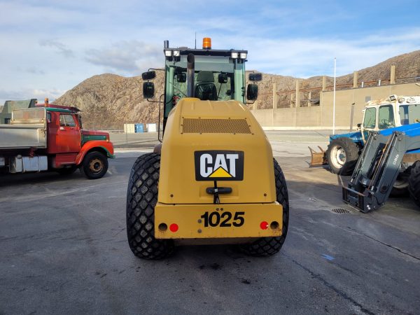 Caterpillar CS68B Roller