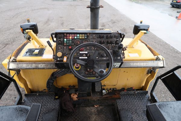 Caterpillar AP300D Paver
