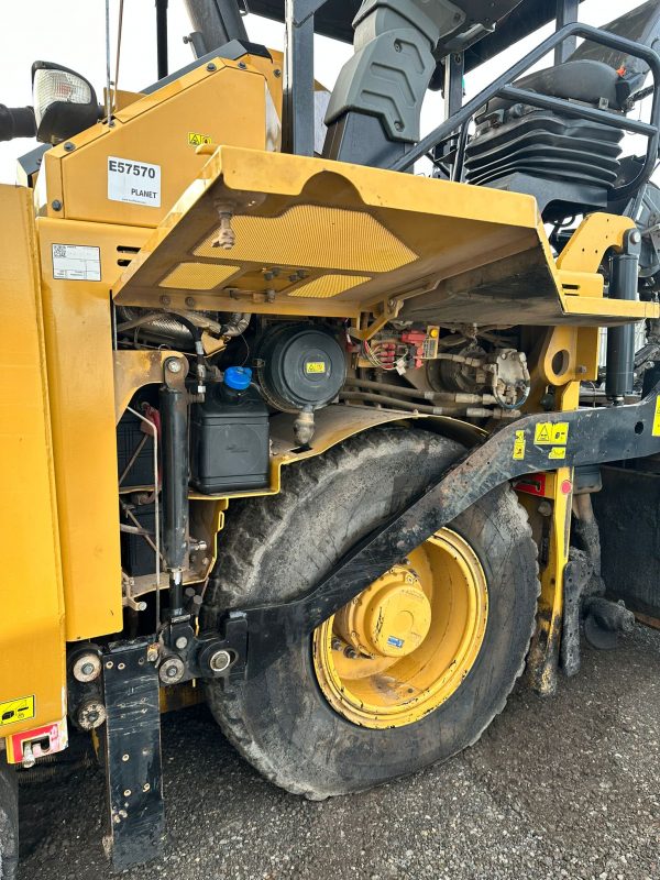 Pavimentadora Caterpillar AP500F