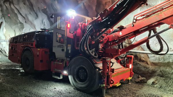 Sandvik DT922I Underground Rock Drill