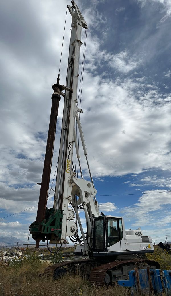 Soilmec R-518 ロータリー杭打ちリグ