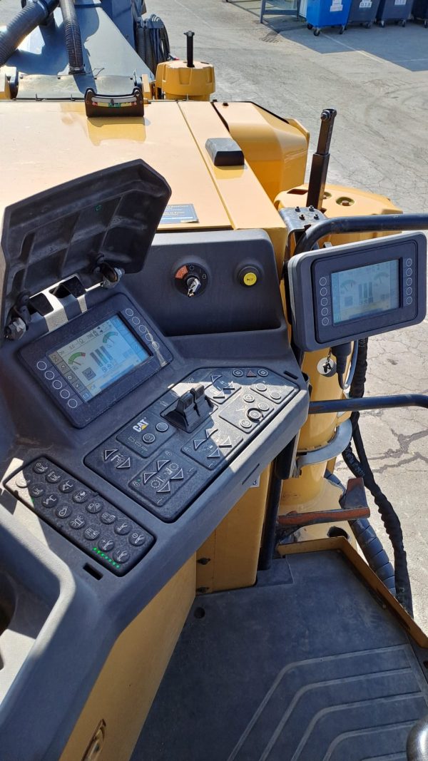 Caterpillar PM-310 Road Planer