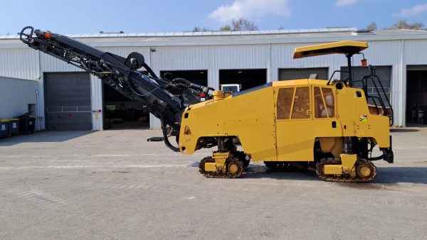 Caterpillar PM-310 Road Planer