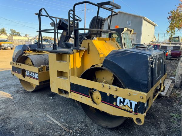 Roller Caterpillar CB-434C