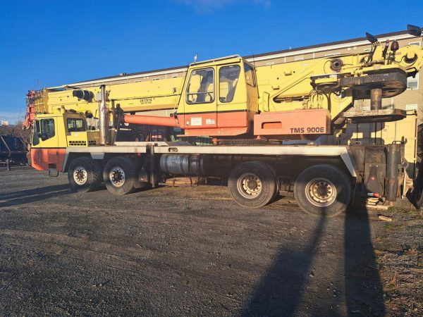 Grove TMS900E Mobile Crane