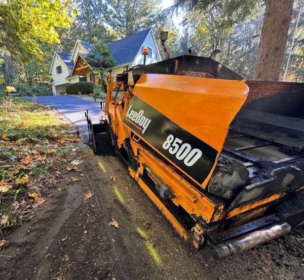 Pavimentadora de plataforma baja Leeboy 8500