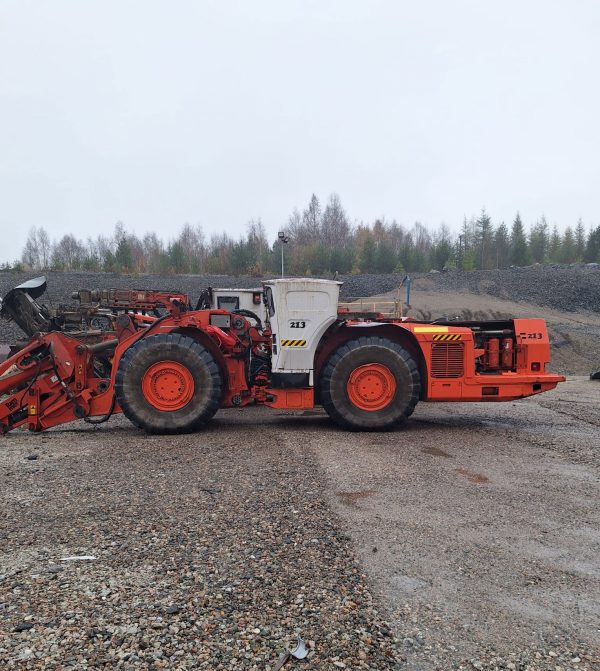 Sandvik LH517 地下ローダー