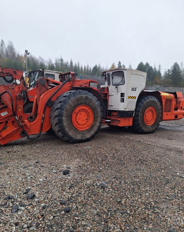 Cargador subterráneo Sandvik LH517