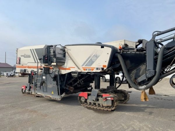 Raboteuse à froid Wirtgen W 220