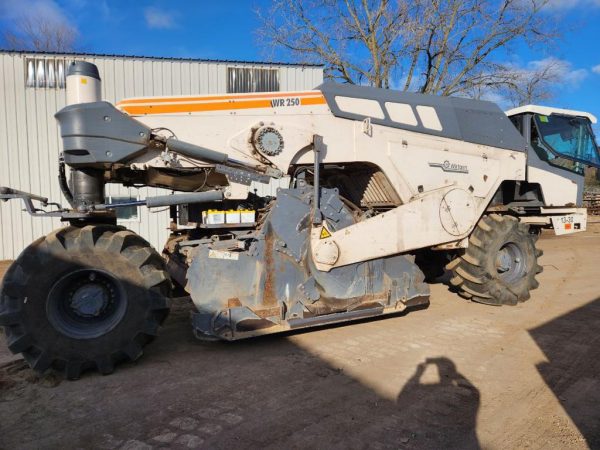 Wirtgen WR 250 Soil Stabilizer