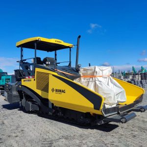 Pavimentadora Bomag BF800 C