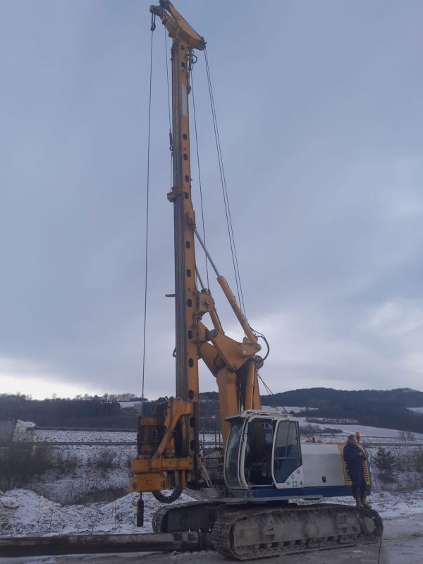 Bauer BG 18H Rotary Paling Rig