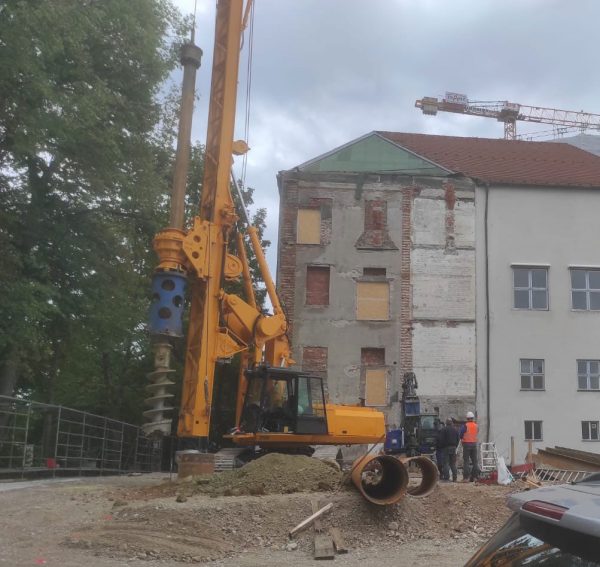 Bauer BG 9H Rotary Piling Rig