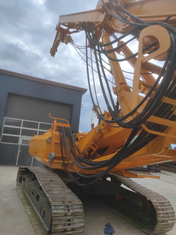 Bauer BG 9H Rotary Paling Rig