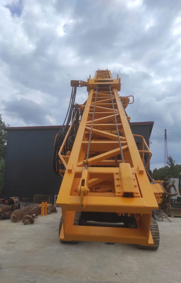 Bauer BG 9H Rotary Paling Rig