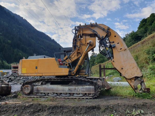 Ekskavator Bawah Tanah Liebherr R943T