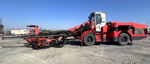 Sandvik DT820-SC 地下ロックドリル